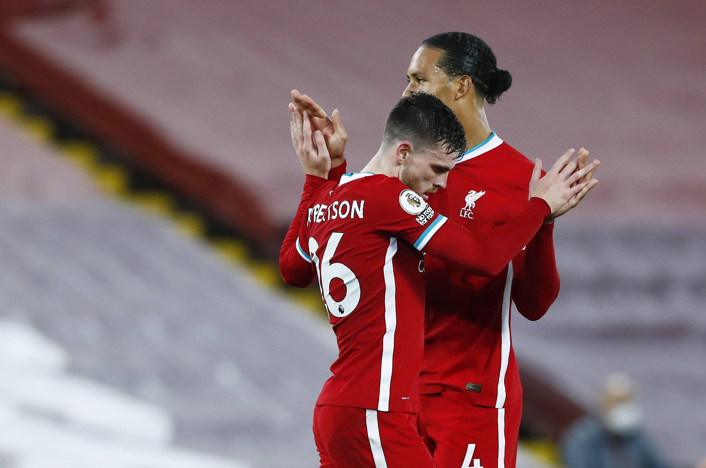 多名流也纷 多名流也纷